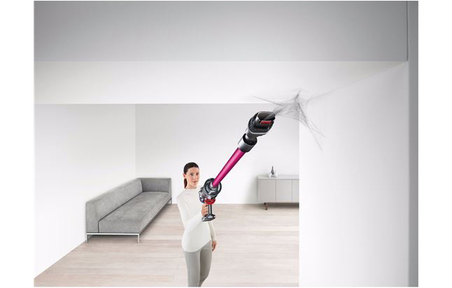 Dyson V10 Extra Upratovanie vysoko nad hlavou