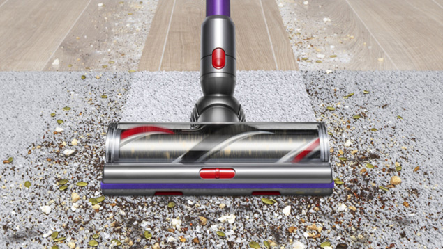 Dyson V11 Torque Drive Extra – dôkladné upratovanie na hladkých podlahách aj kobercoch