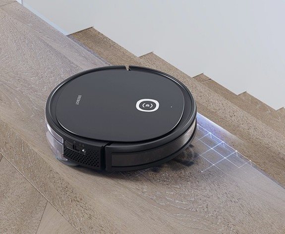 Ecovacs Deebot U2 PRO upratovanie okolo schodov