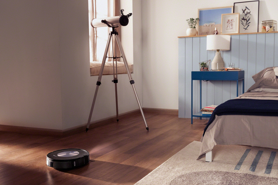 iRobot Roomba Combo j7+ dobíjení během úklidu