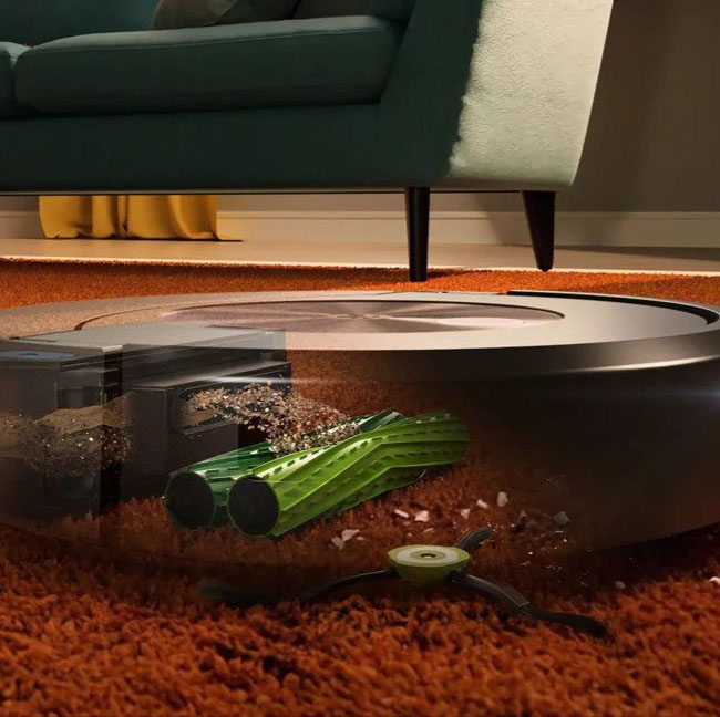 iRobot Roomba Combo j9+ má 2 proti sobě rotující kartáče