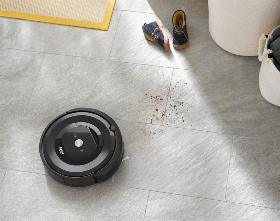 iRobot Roomba e5 black detekcia nečistot