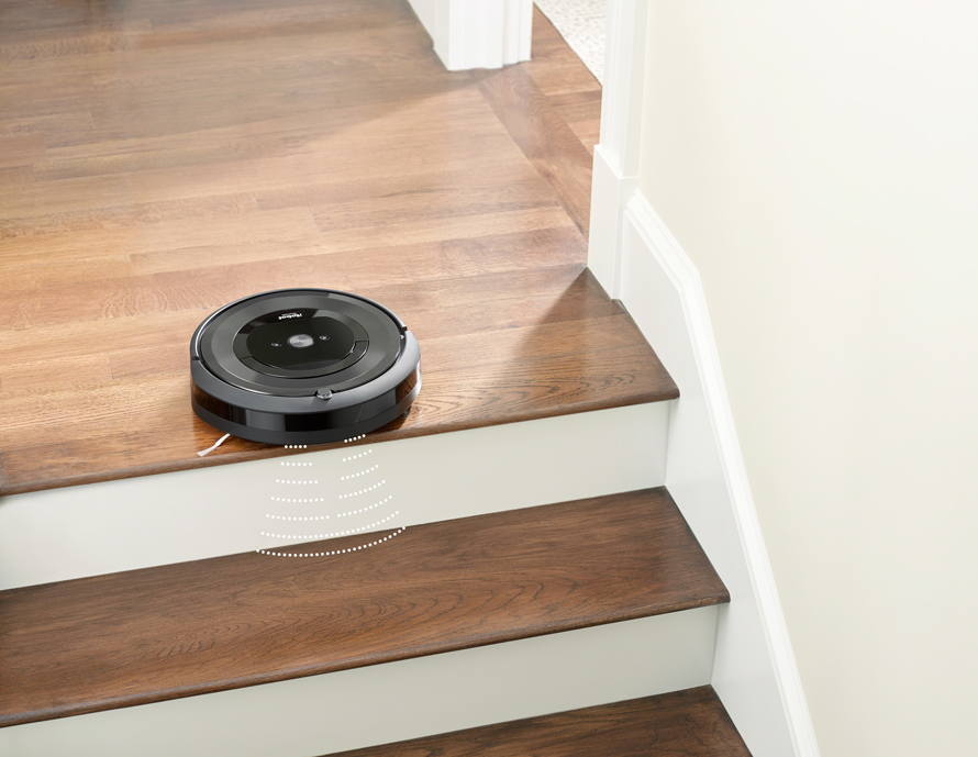 iRobot Roomba e5 black senzory proti pádu zo schodov